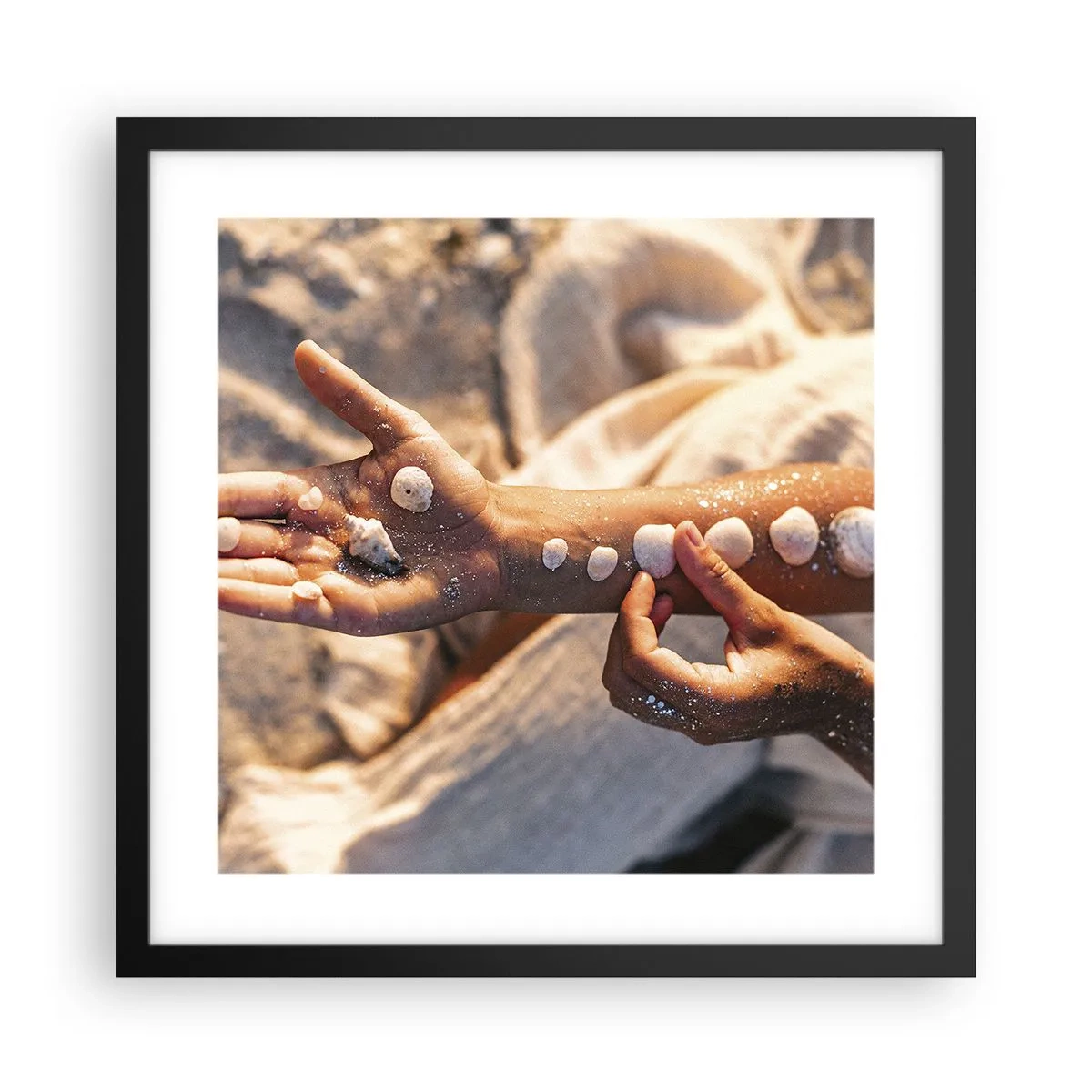 Affiche dans un cadre noir - Poster - La beauté à portée de main - 40x40 cm