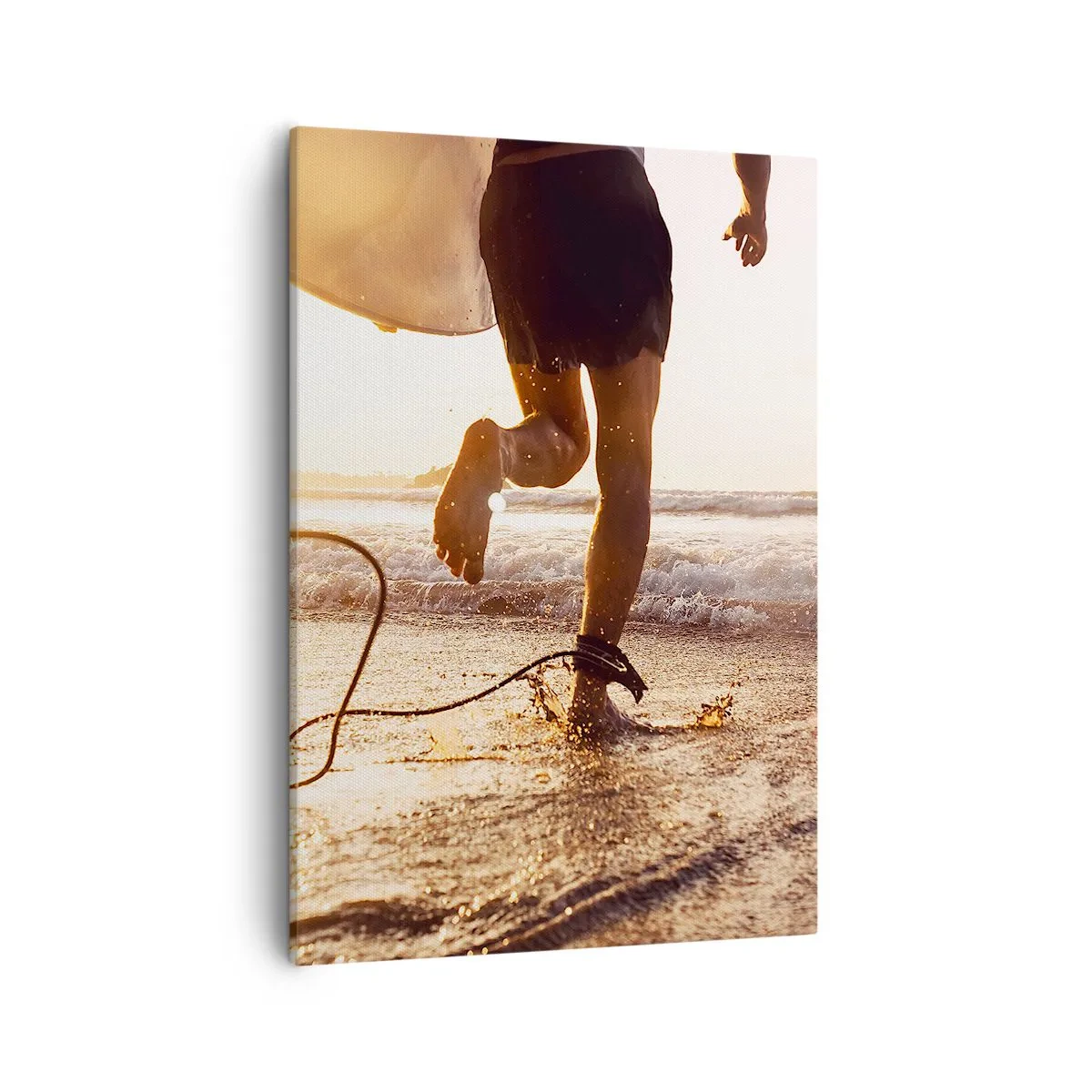 Impression sur toile - Image sur toile - Un surfeur court le long de la plage avec sa planche au soleil. - 50x70cm - A la rencontre des vagues - Décoration murale moderne pour le salon et la chambre ARTTOR