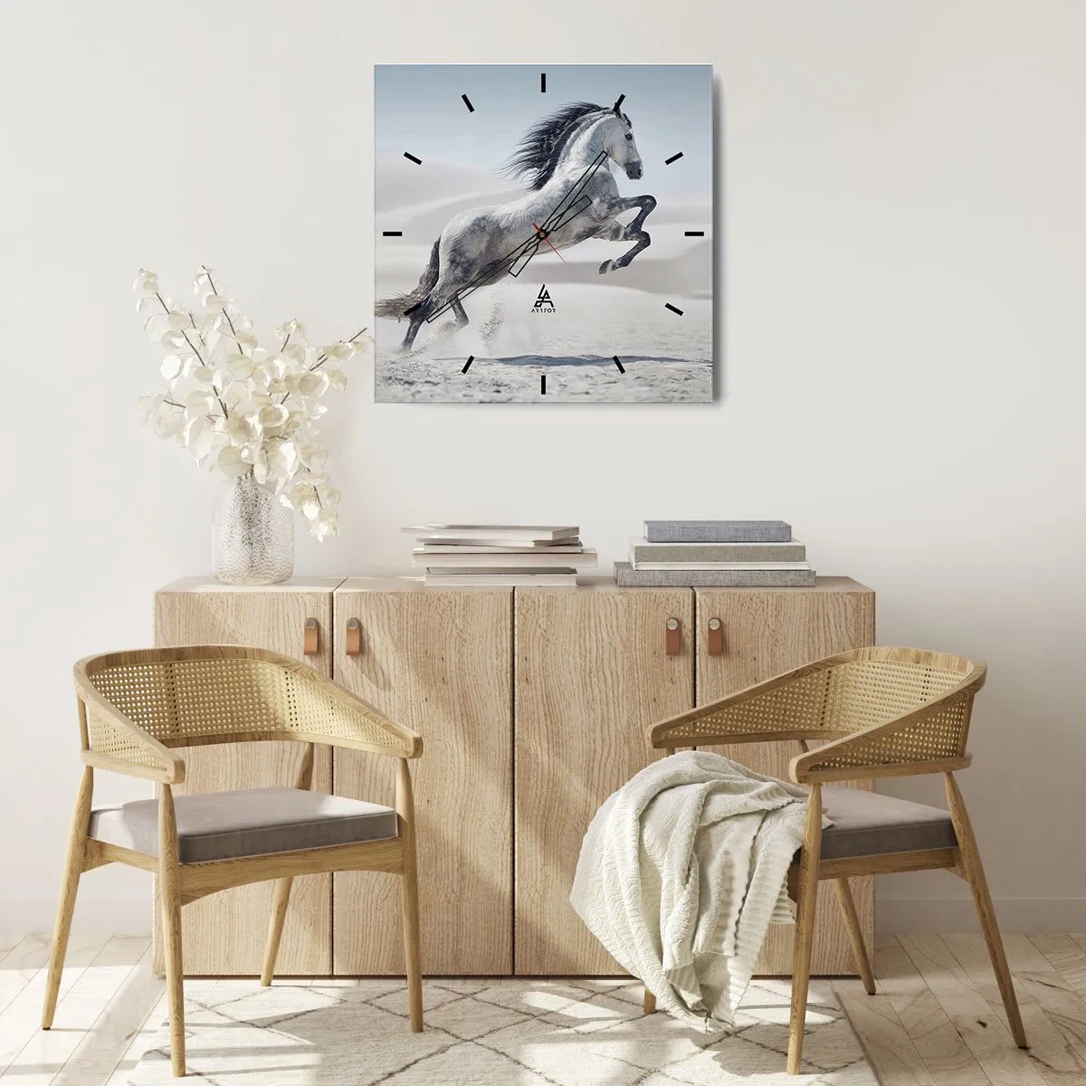Horloge murale - Pendule murale - Un cheval blanc galopant sur fond de dunes du désert - 30x30cm - Prince arabe - Décoration murale moderne pour le salon et la chambre ARTTOR