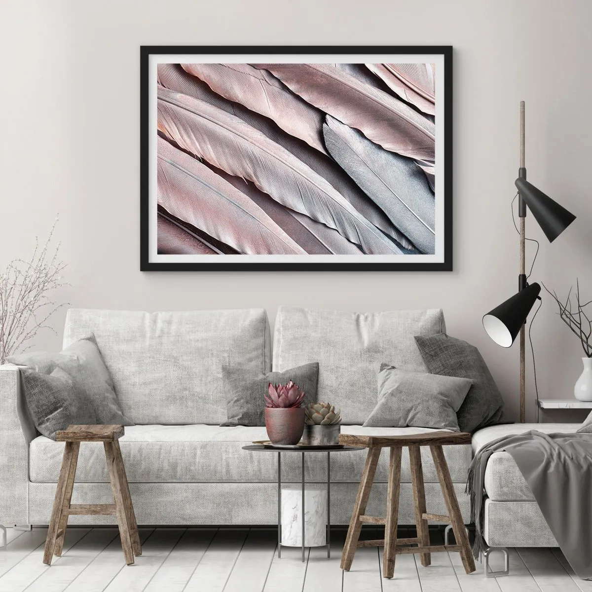 Affiche dans un cadre noir - Poster - Plumes délicates dans des tons subtils de gris et de beige - 70x50cm - En argent rose - Décoration murale moderne pour le salon et la chambre ARTTOR
