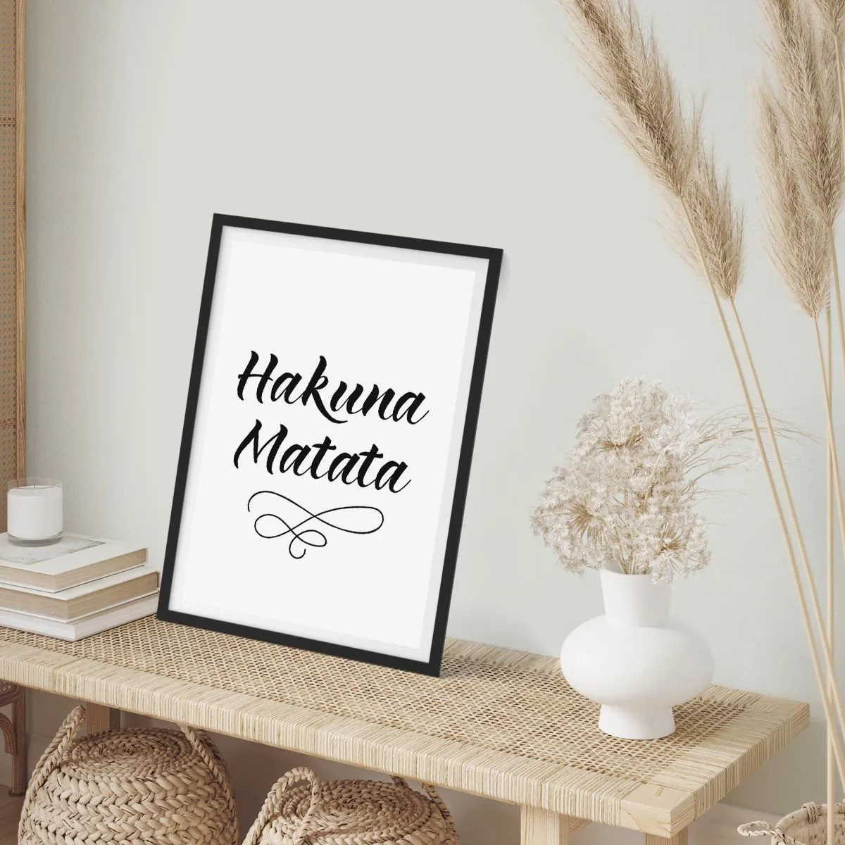 Affiche dans un cadre noir - Poster - Lettrage Hakuna Matata noir sur fond blanc - 50x70cm - Le meilleur conseil - Décoration murale moderne pour le salon et la chambre ARTTOR