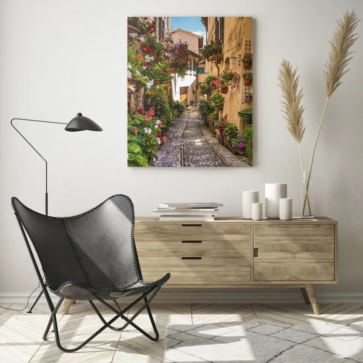 Impression sur verre - Image sur verre - Une charmante rue pleine de fleurs et de pots de fleurs - 80x120cm - Ruelle italienne - Décoration murale moderne pour le salon et la chambre ARTTOR