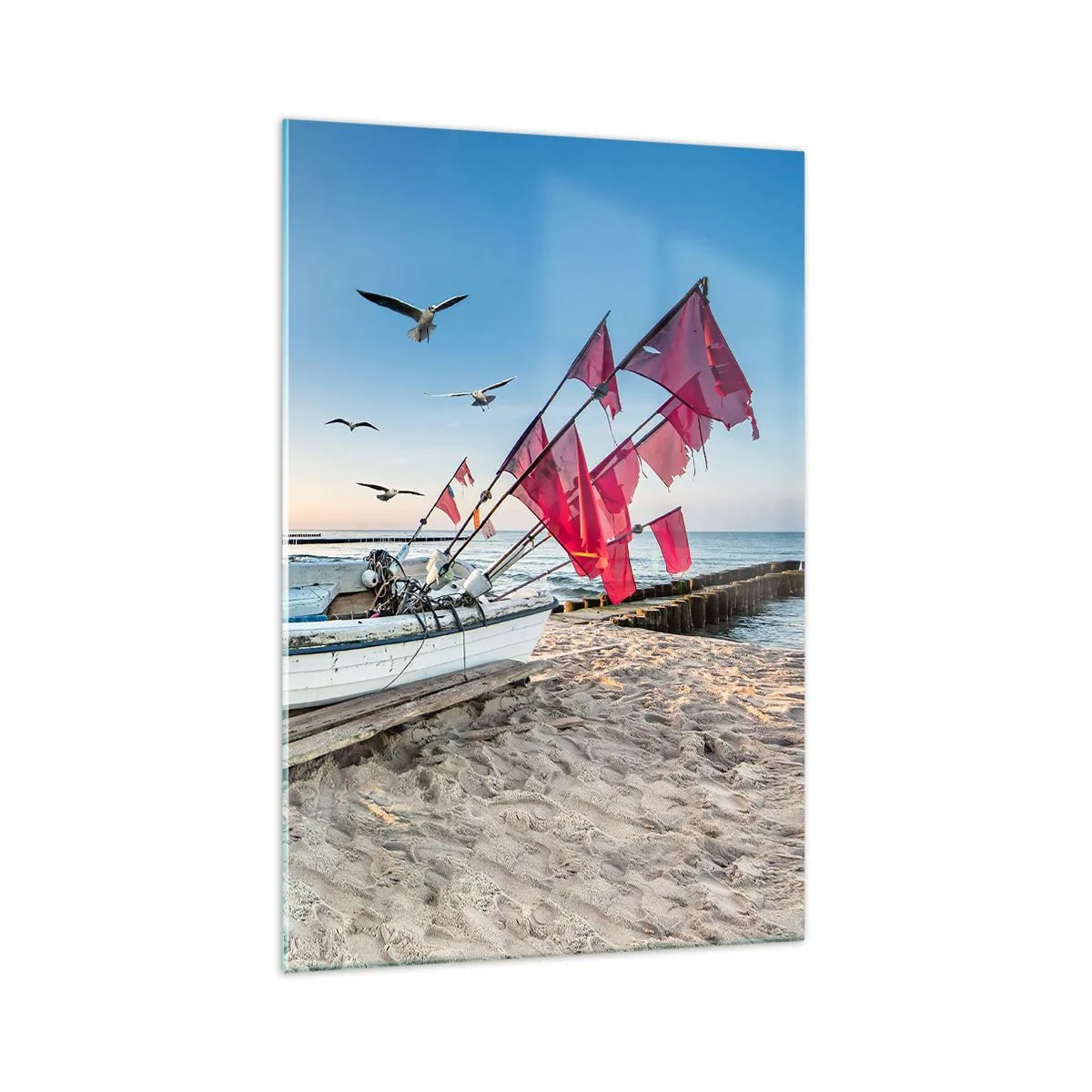 Impression sur verre - Image sur verre - Un bateau sur la plage à l'aube avec des mouettes et des drapeaux rouges - 70x100cm - Repos mérité - Décoration murale moderne pour le salon et la chambre ARTTOR