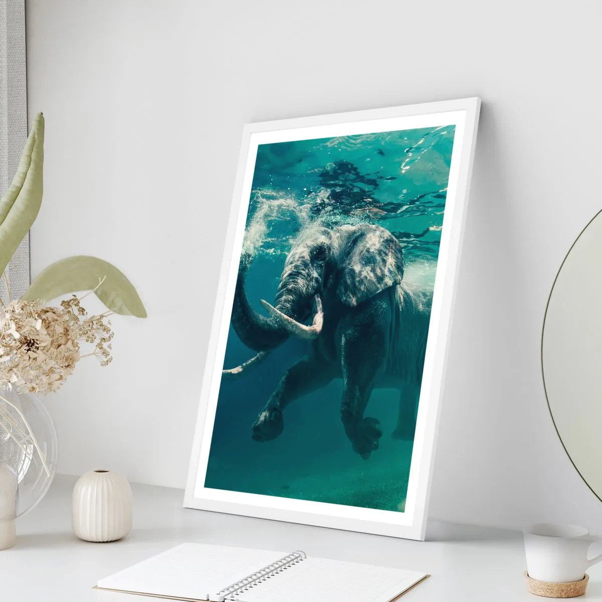 Affiche dans un cadre blanc - Poster - Tout le monde aime nager - 30x40 cm