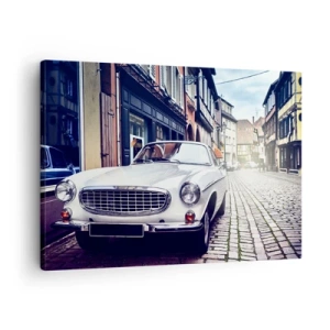 Impression sur toile - Image sur toile - Une voiture blanche classique dans une rue pavée de la ville - 70x50cm - Le passé est aujourd'hui - Décoration murale moderne pour le salon et la chambre ARTTOR