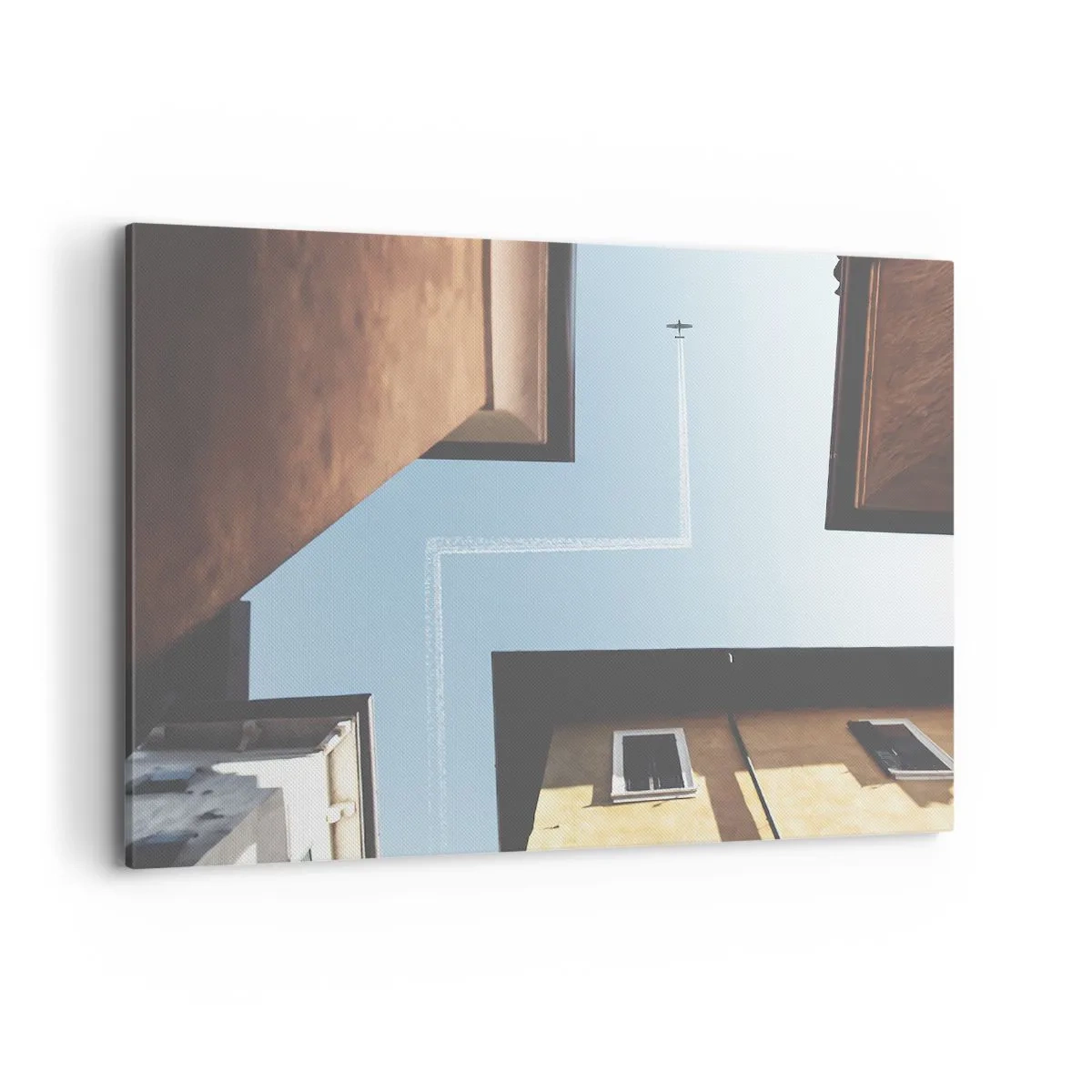 Impression sur toile - Image sur toile - Vue de l'avion et de sa traînée dans le ciel depuis une perspective de rue - 120x80cm - Au-dessus du labyrinthe de la ville - Décoration murale moderne pour le salon et la chambre ARTTOR