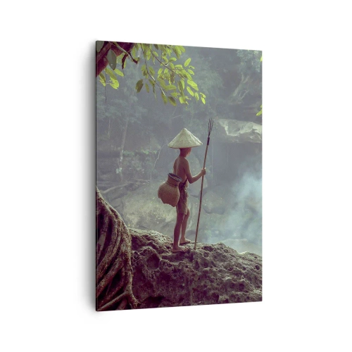 Impression sur toile - Image sur toile - Une figure avec une lance près d'une cascade dans une forêt tropicale - 70x100cm - Lier d'amitié avec la nature - Décoration murale moderne pour le salon et la chambre ARTTOR