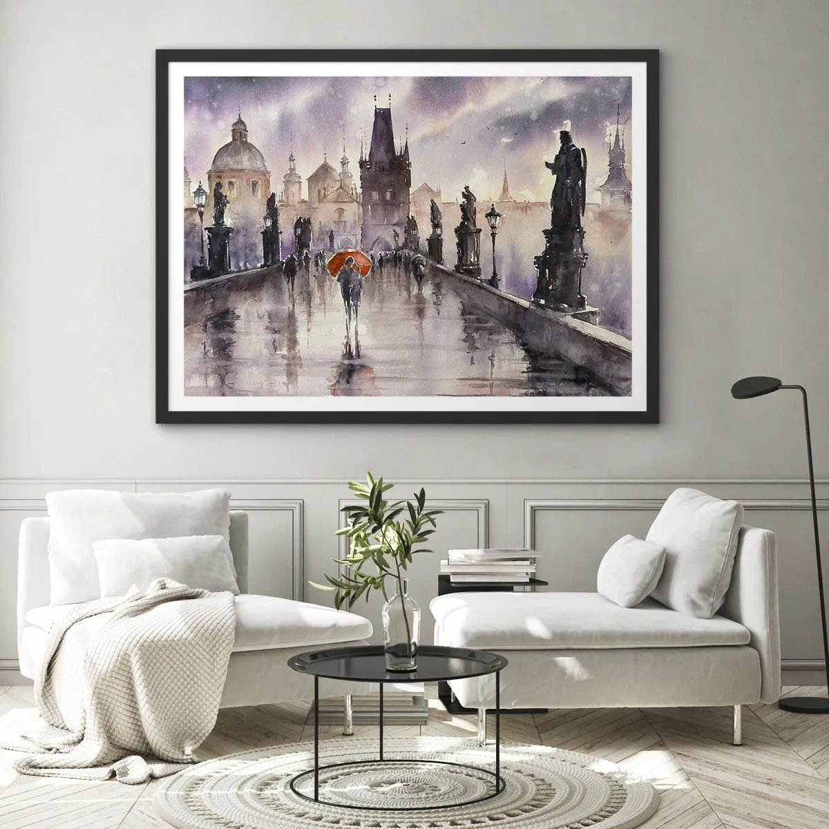 Affiche dans un cadre noir - Poster - Vue romantique d'un pont avec un parapluie sur fond de ville en soirée - 70x50cm - Les gens ne changent pas - Décoration murale moderne pour le salon et la chambre ARTTOR