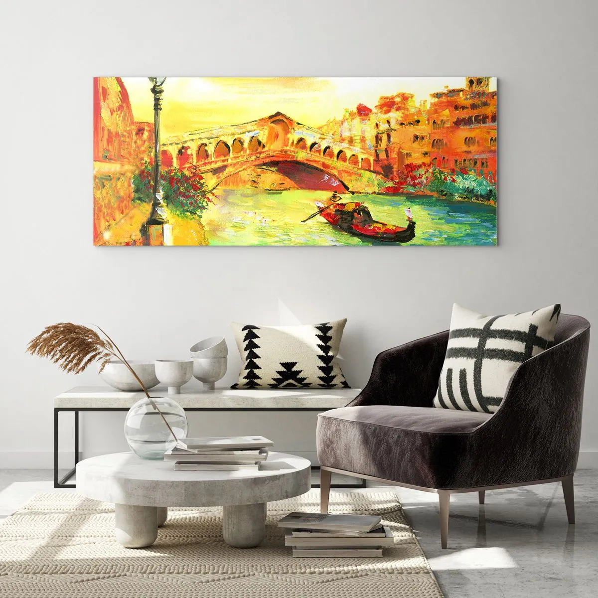 Impression sur verre - Image sur verre - Un pont pittoresque sur le canal avec une gondole à la lumière du soleil couchant - 140x50cm - Un pèlerinage d'amoureux - Décoration murale moderne pour le salon et la chambre ARTTOR