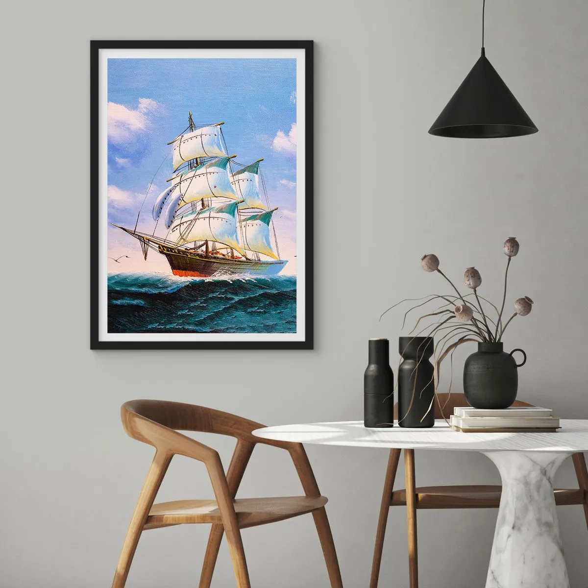 Affiche dans un cadre noir - Poster - Un voilier contre la mer, toutes voiles dehors - 50x70cm - Fièrement avec le vent - Décoration murale moderne pour le salon et la chambre ARTTOR