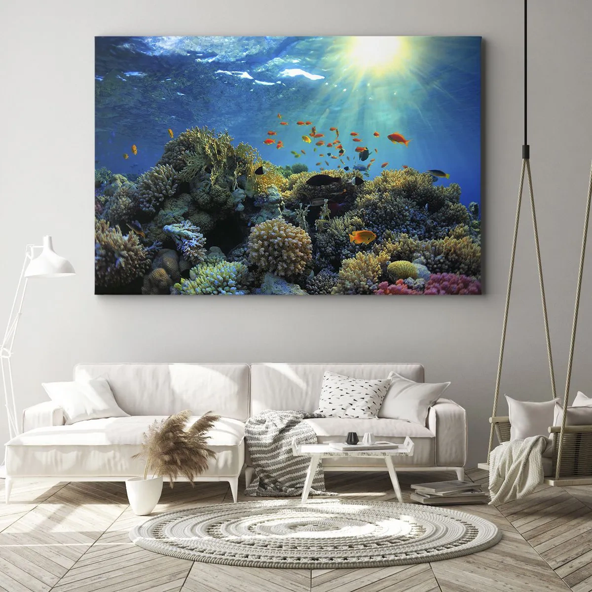 Impression sur toile - Image sur toile - Récif corallien avec des poissons sous les rayons du soleil sous l'eau - 120x80cm - Trésor sous-marin - Décoration murale moderne pour le salon et la chambre ARTTOR