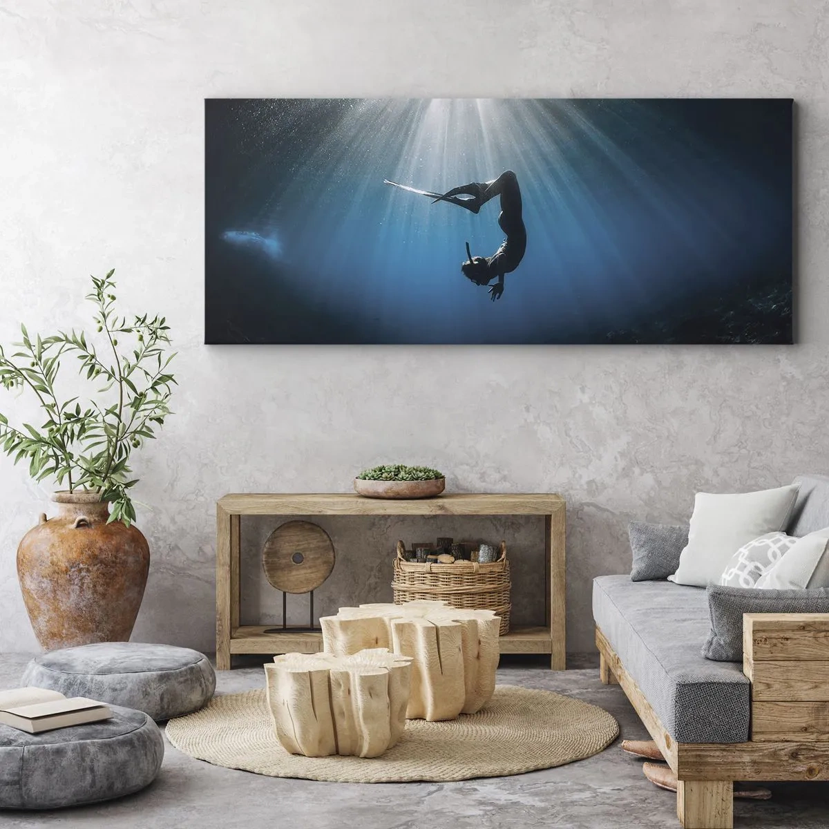 Impression sur toile - Image sur toile - Un plongeur flottant dans un faisceau de lumière sous l'eau - 140x50cm - Dans sous-marine - Décoration murale moderne pour le salon et la chambre ARTTOR