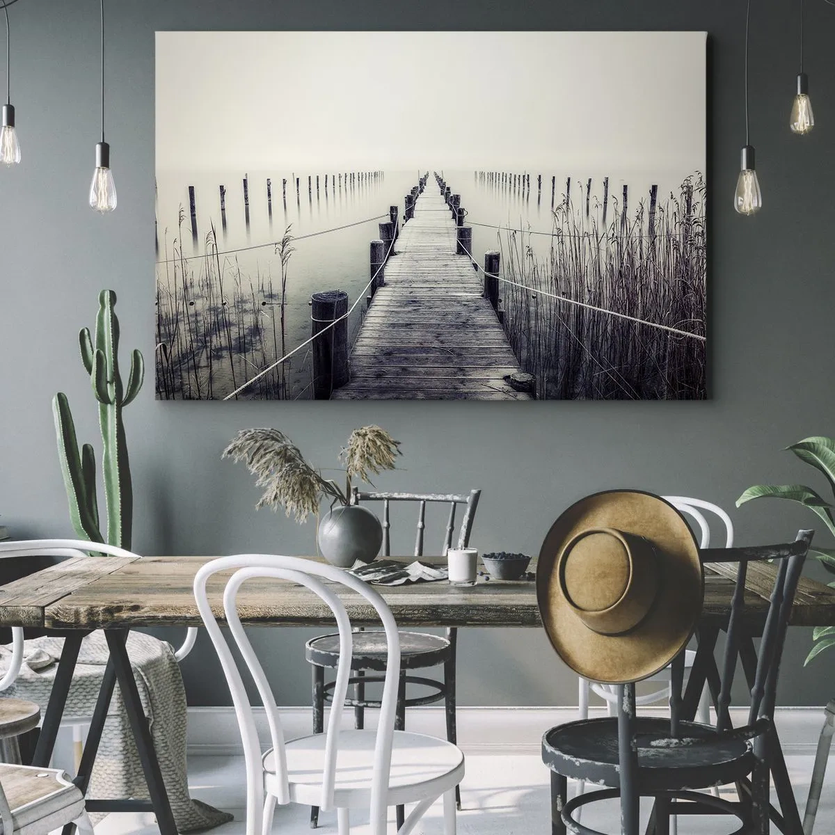 Impression sur toile - Image sur toile - Un pont en bois menant à un espace brumeux - 100x70cm - Plongez dans la paix - Décoration murale moderne pour le salon et la chambre ARTTOR