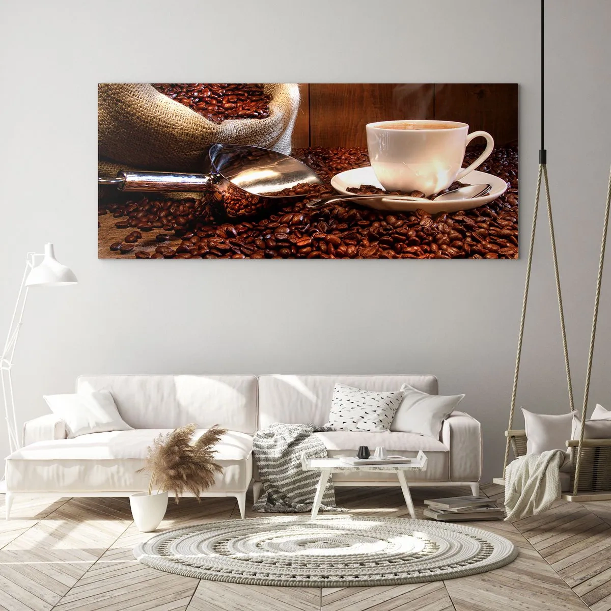 Impression sur verre - Image sur verre - Une tasse de café avec des grains de café et un sac de céréales en arrière-plan - 120x50cm - Sentez-vous cette odeur? - Décoration murale moderne pour le salon et la chambre ARTTOR