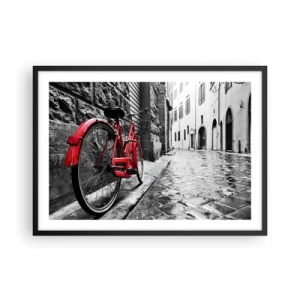 Affiche dans un cadre noir - Poster - Vélo rouge dans une rue en noir et blanc - 70x50cm - La vraie beauté ne vieillit pas - Décoration murale moderne pour le salon et la chambre ARTTOR