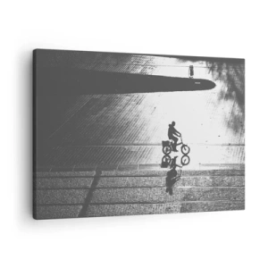 Impression sur toile - Image sur toile - Silhouette noire et blanche d'un cycliste sur une rue mouillée - 70x50cm - Devant moi, à travers la ville - Décoration murale moderne pour le salon et la chambre ARTTOR
