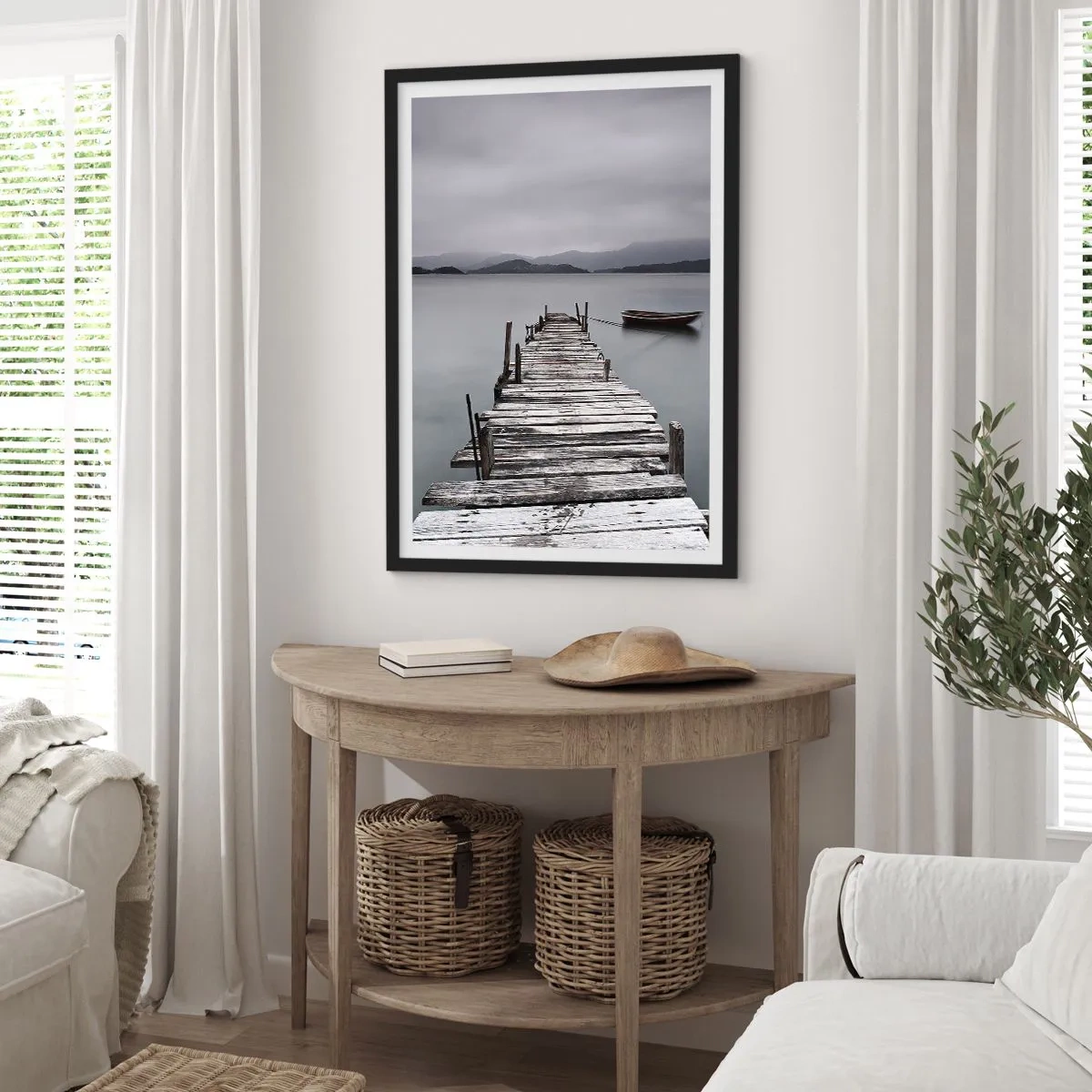 Affiche dans un cadre noir - Poster - Une vieille jetée avec un bateau sur une eau calme - 50x70cm - Tu peux partir demain - Décoration murale moderne pour le salon et la chambre ARTTOR
