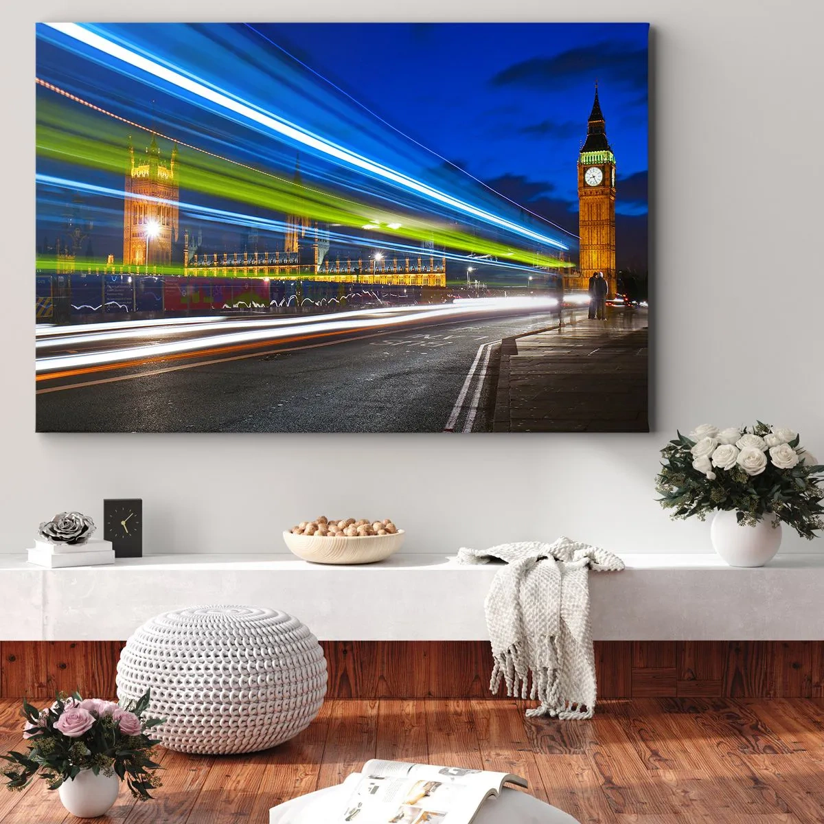 Impression sur toile - Image sur toile - Big Ben la nuit avec l'effet des lumières dans la circulation routière - 70x50cm - Sous l'œil de Big Ben - Décoration murale moderne pour le salon et la chambre ARTTOR