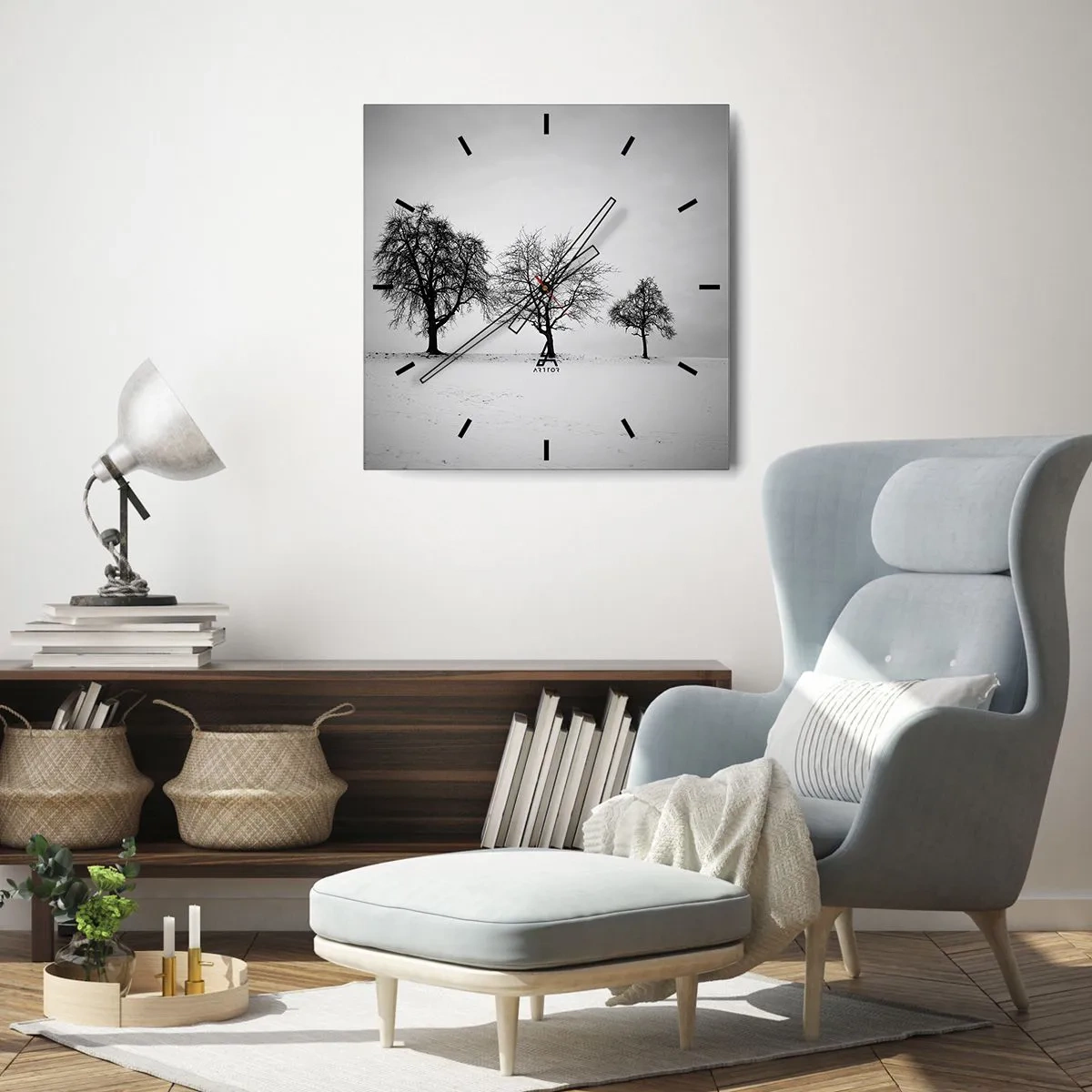 Horloge murale - Pendule murale - Trois arbres dans un champ enneigé dans un style monochrome - 30x30cm - A quoi rêvent-ils? - Décoration murale moderne pour le salon et la chambre ARTTOR