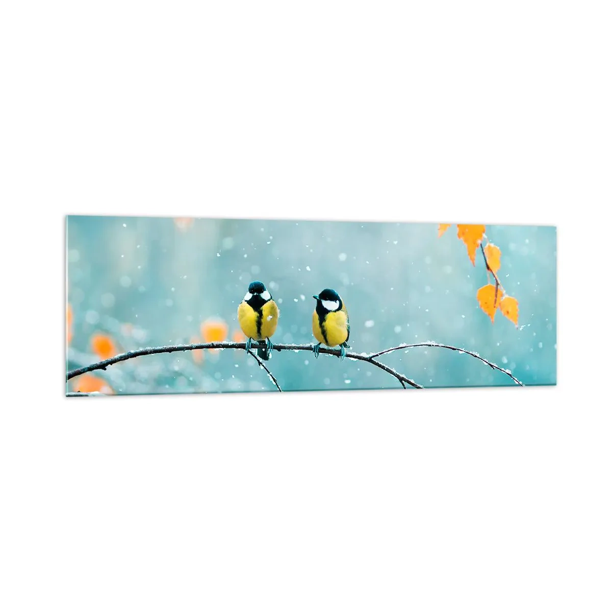 Impression sur verre - Image sur verre - Deux oiseaux sur une branche dans un décor hivernal avec des feuilles jaunes. - 160x50cm - Potins d'oiseaux - Décoration murale moderne pour le salon et la chambre ARTTOR