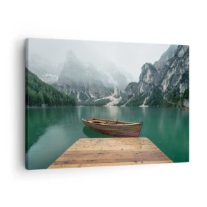 Impression sur toile - Image sur toile - Un bateau en bois sur un quai sur un lac entouré de montagnes - 70x50cm - Faire face à la fierté des rochers - Décoration murale moderne pour le salon et la chambre ARTTOR