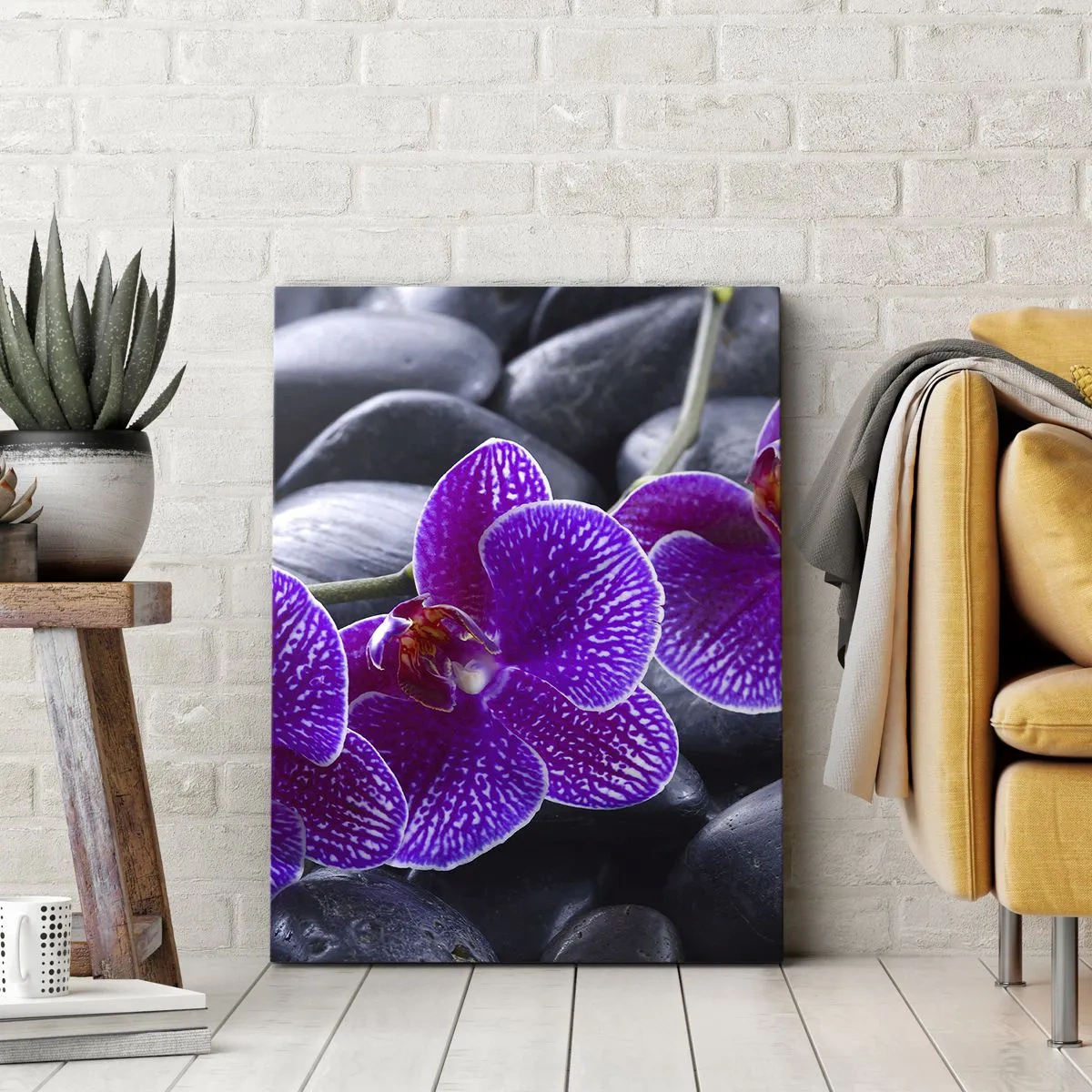 Impression sur toile - Image sur toile - Orchidées violettes sur fond de pierres noires - 70x100cm - Les pierres brillaient de joie - Décoration murale moderne pour le salon et la chambre ARTTOR