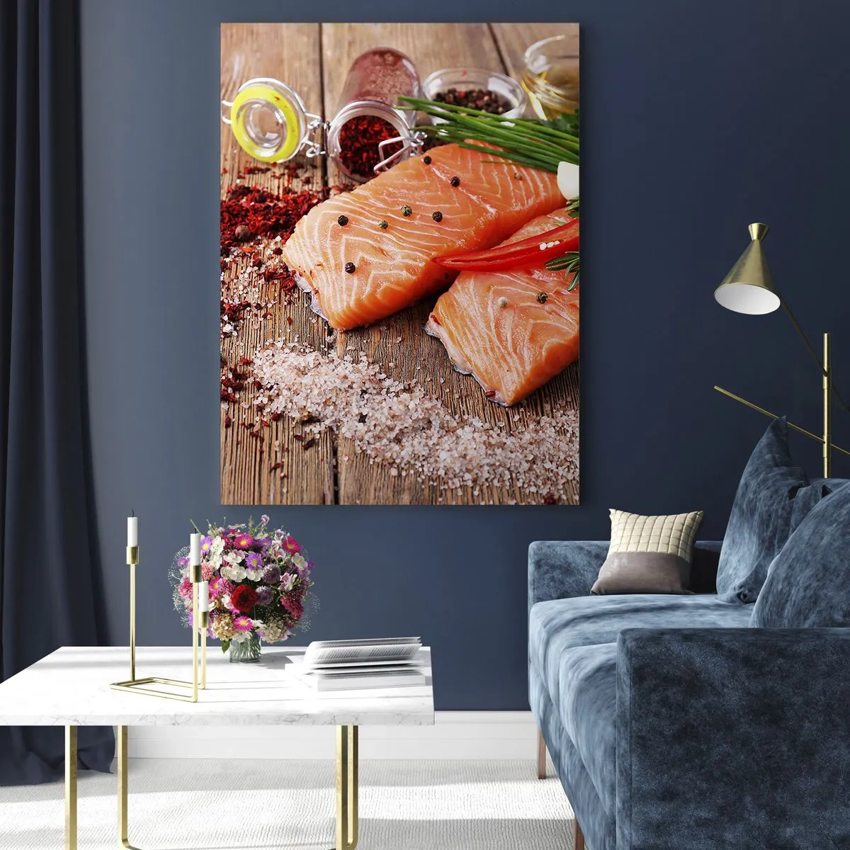 Impression sur verre - Image sur verre - Filets de saumon aux épices sur un plan de travail en bois - 50x70cm - Aventure norvégienne dans la cuisine - Décoration murale moderne pour le salon et la chambre ARTTOR