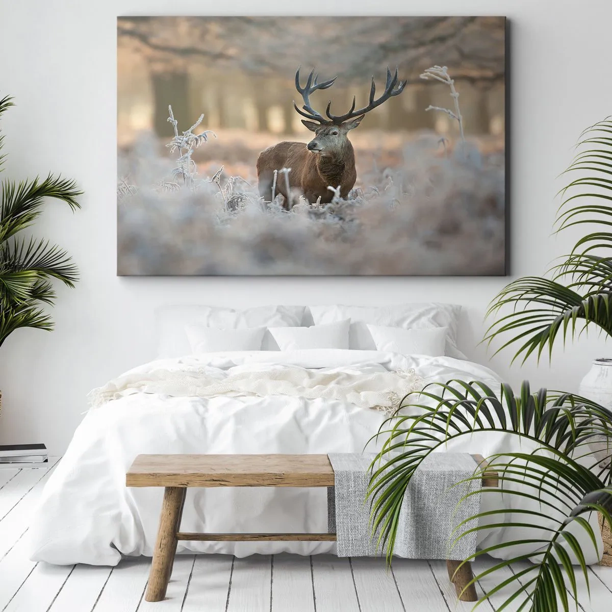 Impression sur toile - Image sur toile - Un cerf dans une clairière givrée dans une forêt hivernale aux couleurs subtiles - 120x80cm - Une matinée animée - Décoration murale moderne pour le salon et la chambre ARTTOR