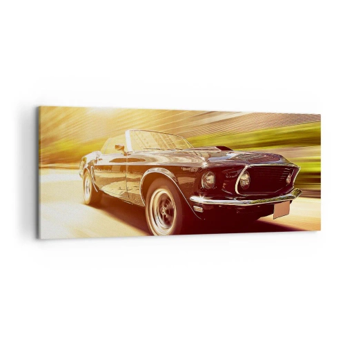 Impression sur toile - Image sur toile - Une voiture classique en mouvement dans un décor urbain - 120x50cm - 1967 - le retour de la légende - Décoration murale moderne pour le salon et la chambre ARTTOR