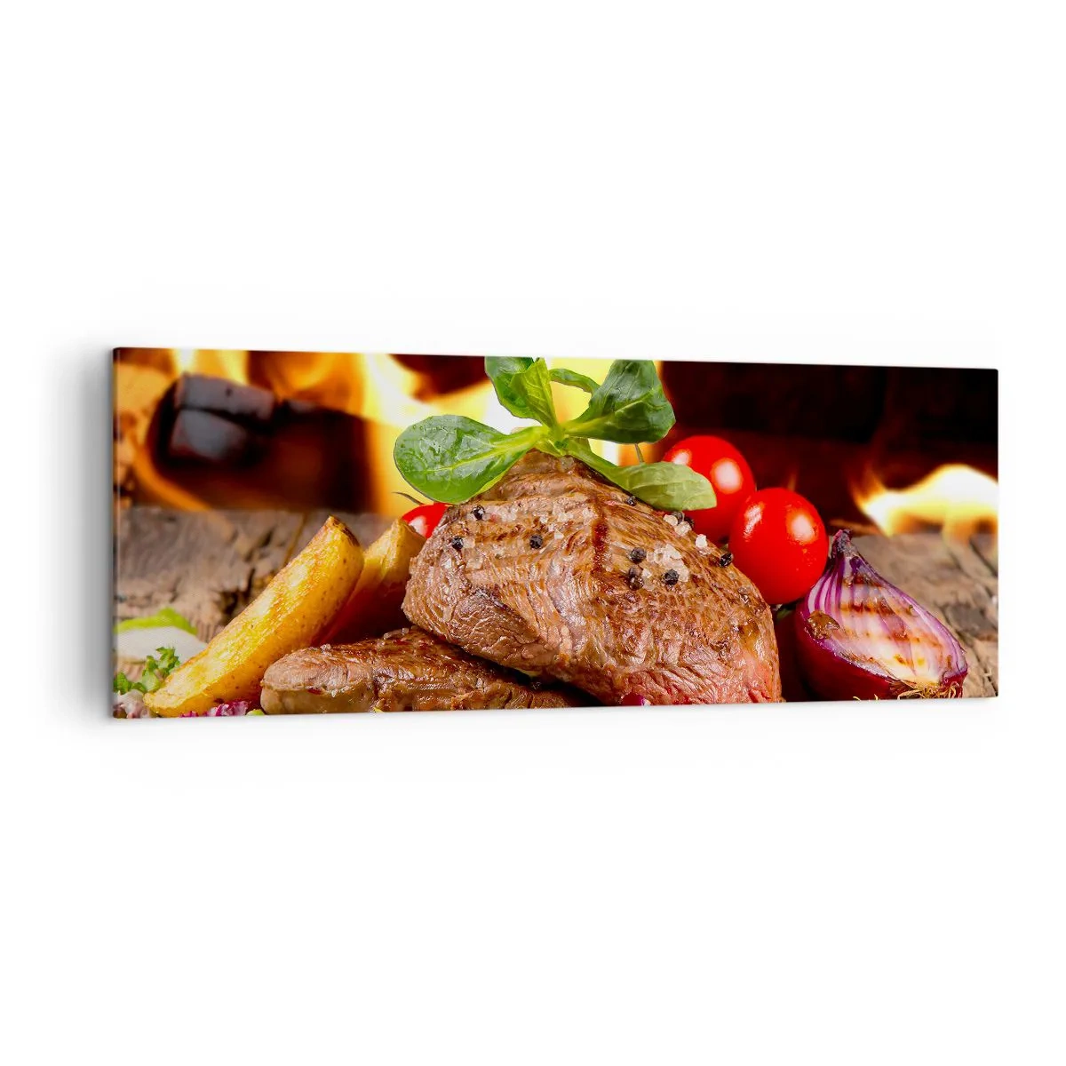 Impression sur toile - Image sur toile - Steak grillé avec accompagnements sur fond de flammes - 140x50cm - Ensorcelé par la braise - Décoration murale moderne pour le salon et la chambre ARTTOR