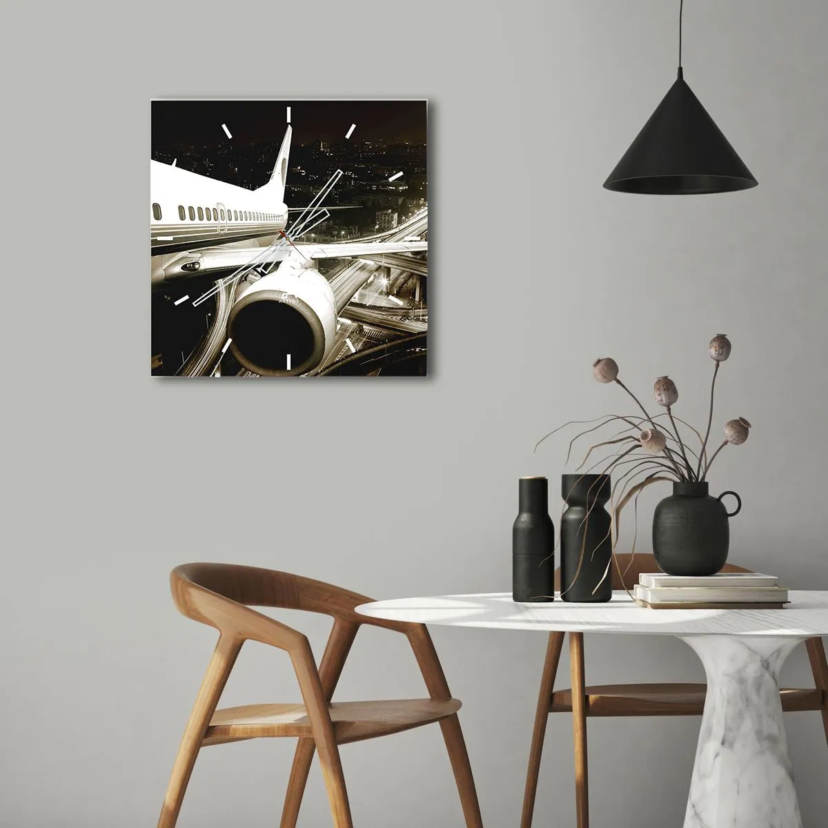 Horloge murale - Pendule murale - Un avion au-dessus d'une ville nocturne avec des autoroutes illuminées - 30x30cm - Vole dans la nuit - Décoration murale moderne pour le salon et la chambre ARTTOR