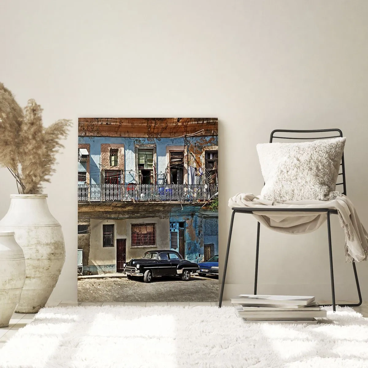 Impression sur verre - Image sur verre - Des immeubles colorés et une voiture classique dans le paysage urbain - 80x120cm - Climat hawaïen - Décoration murale moderne pour le salon et la chambre ARTTOR