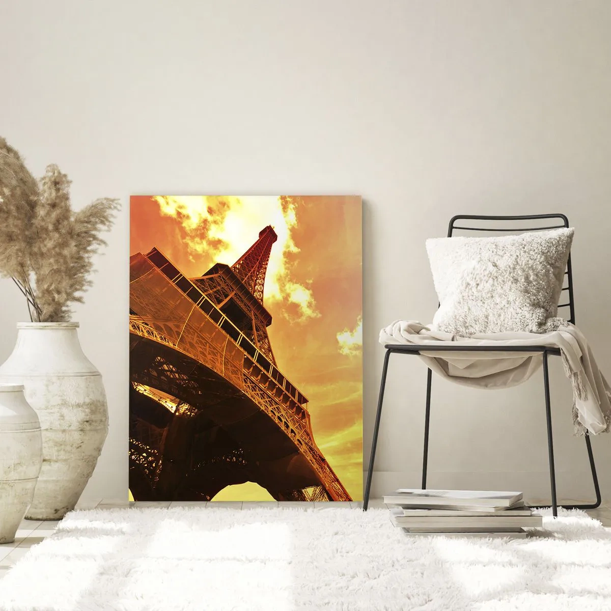 Impression sur verre - Image sur verre - La Tour Eiffel contre un ciel doré au coucher du soleil - 80x120cm - Monumental, car il est doré par le soleil - Décoration murale moderne pour le salon et la chambre ARTTOR