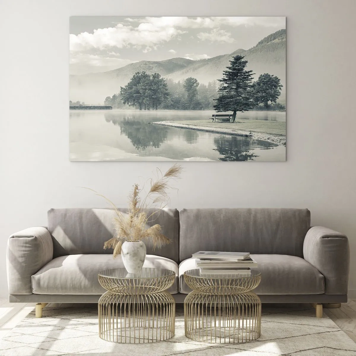 Impression sur verre - Image sur verre - Un lac calme le matin avec un banc et du brouillard sur l'eau - 70x50cm - Le lac dort encore - Décoration murale moderne pour le salon et la chambre ARTTOR