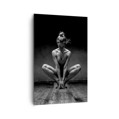 Impression sur toile - Image sur toile - Portrait en noir et blanc d'une danseuse en pleine concentration. - 80x120cm - Concentration de l'énergie de la danse - Décoration murale moderne pour le salon et la chambre ARTTOR