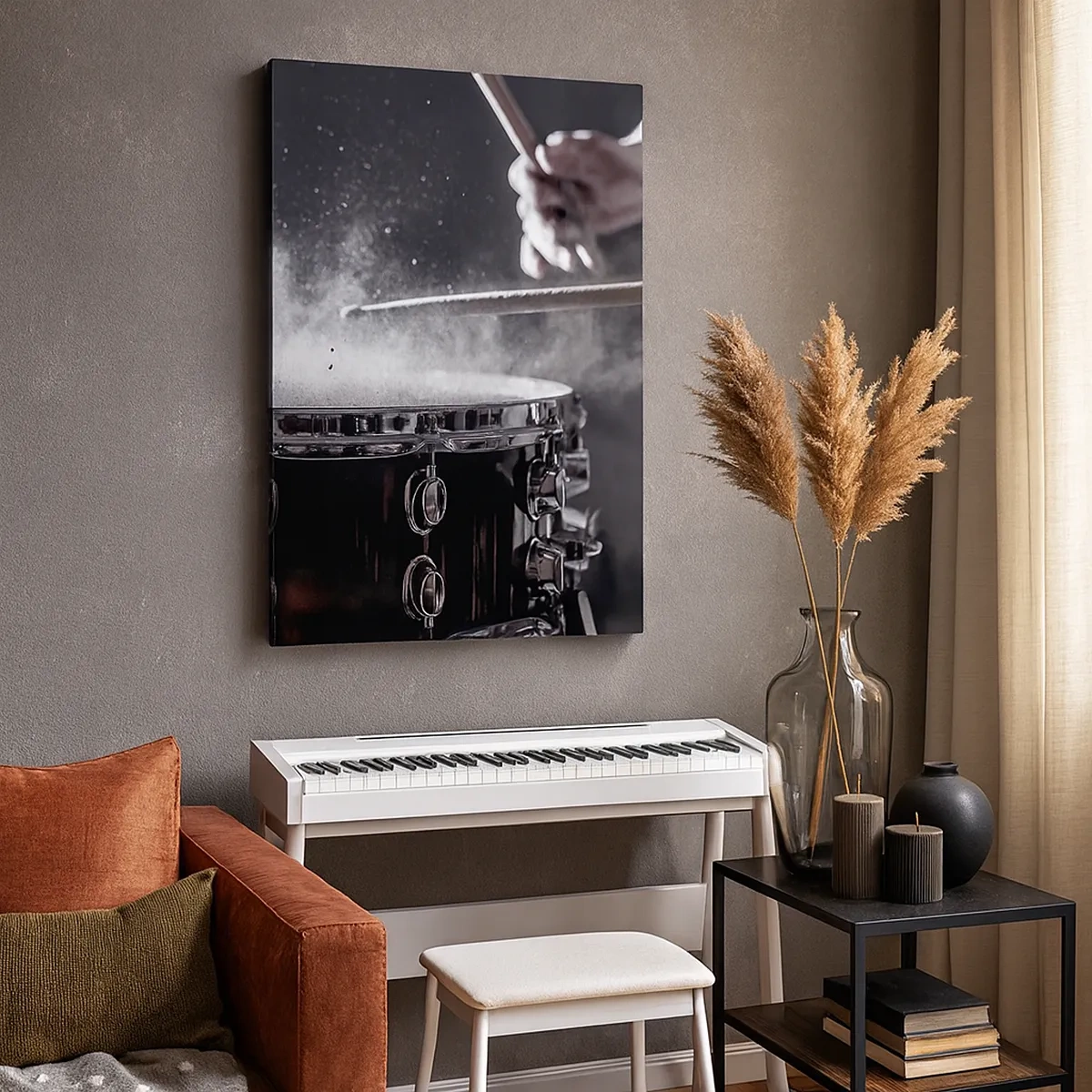 Impression sur toile - Image sur toile - Frapper la caisse claire avec des baguettes avec un effet de poussière - 50x70cm - Tempo de la musique - Décoration murale moderne pour le salon et la chambre ARTTOR