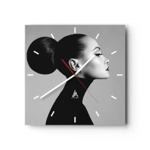 Horloge murale - Pendule murale - Profil d'une femme en noir et blanc avec un chignon élégant - 30x30cm - Néfertiti moderne - Décoration murale moderne pour le salon et la chambre ARTTOR
