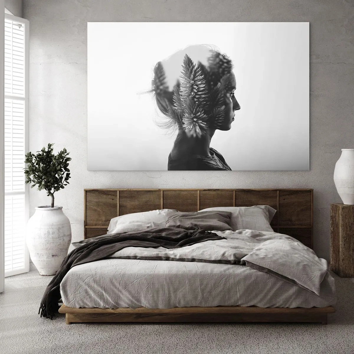 Impression sur verre - Image sur verre - Une femme en noir et blanc avec un motif de forêt de conifères superposé - 120x80cm - Dame de la pinède - Décoration murale moderne pour le salon et la chambre ARTTOR