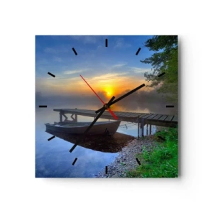 Horloge murale - Pendule murale - Une jetée au bord du lac au lever du soleil avec un bateau sur le rivage - 30x30cm - Comment l'ordinaire se transforme en magie - Décoration murale moderne pour le salon et la chambre ARTTOR