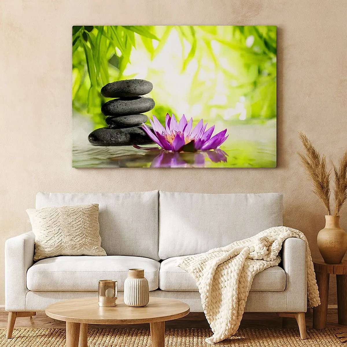 Impression sur toile - Image sur toile - Une pile de pierres zen et une fleur de lotus sur un fond de feuilles de bambou. - 70x50cm - Dans un buisson de bambou - Décoration murale moderne pour le salon et la chambre ARTTOR