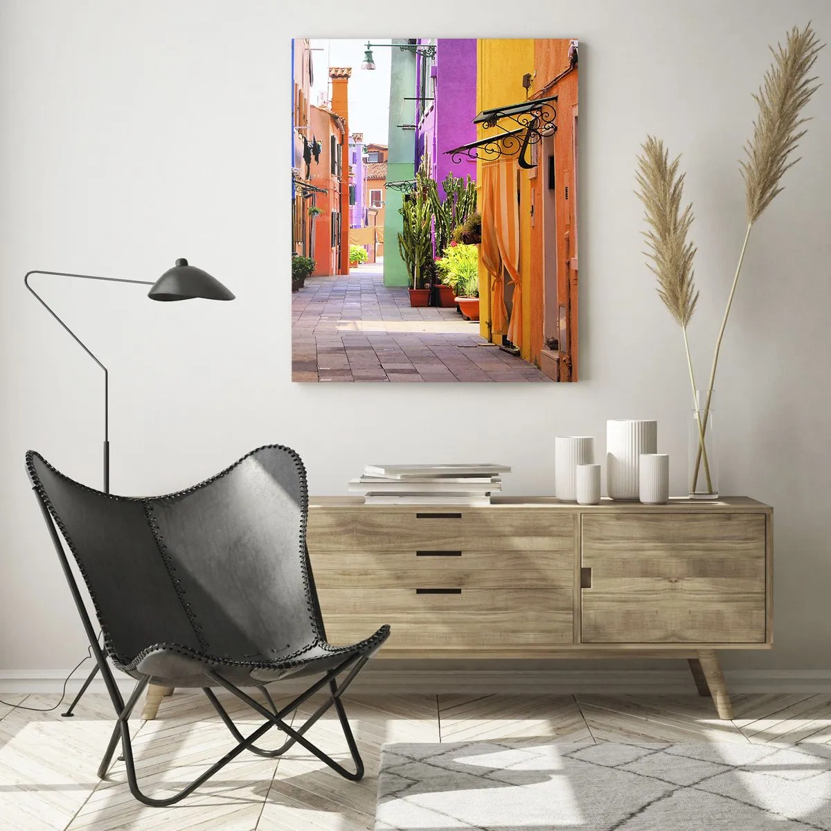 Impression sur verre - Image sur verre - Une rue colorée avec des immeubles aux tons chauds - 50x70cm - Allée arc-en-ciel - Décoration murale moderne pour le salon et la chambre ARTTOR