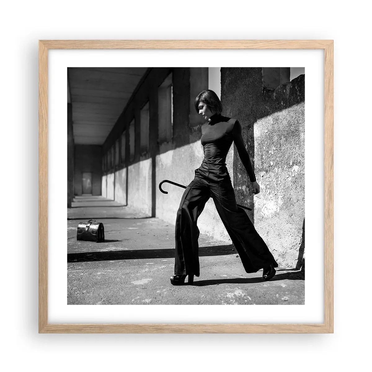 Affiche dans un chêne clair - Poster - Élégance urbaine - 50x50 cm