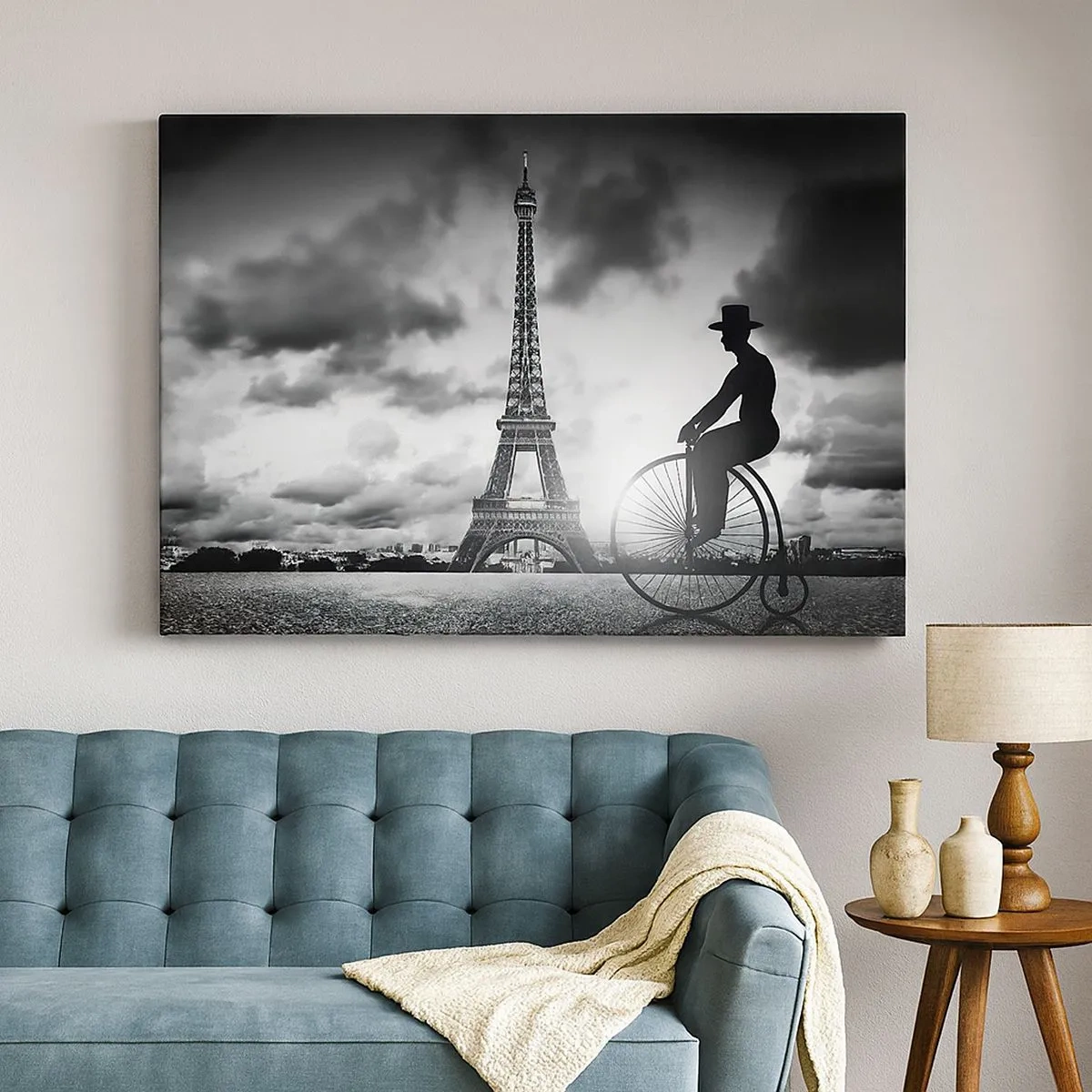 Impression sur toile - Image sur toile - Image en noir et blanc d'un vélo rétro avec la tour Eiffel en arrière-plan - 70x50cm - Nostalgie de la Belle Epoque - Décoration murale moderne pour le salon et la chambre ARTTOR