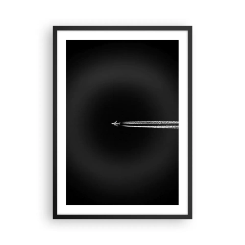 Affiche dans un cadre noir - Poster - Un avion volant sur un fond noir, laissant derrière lui des traînées de condensation. - 50x70cm - Dans une autre dimension - Décoration murale moderne pour le salon et la chambre ARTTOR