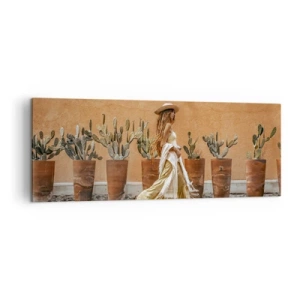Impression sur toile - Image sur toile - Une femme dans un style bohème avec des pots de cactus en arrière-plan. - 140x50cm - Style hippie - Décoration murale moderne pour le salon et la chambre ARTTOR