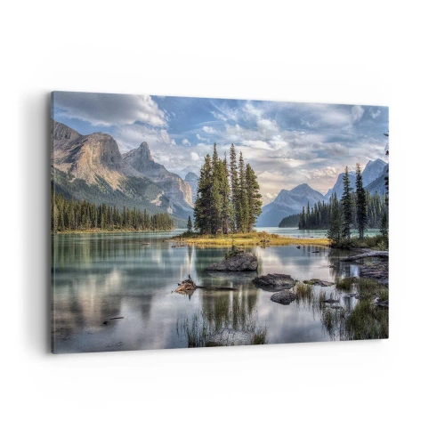 Impression sur toile - Image sur toile - Un paysage de montagne avec une île entourée d'un lac calme - 120x80cm - Sous les grandes eaux claires - Décoration murale moderne pour le salon et la chambre ARTTOR