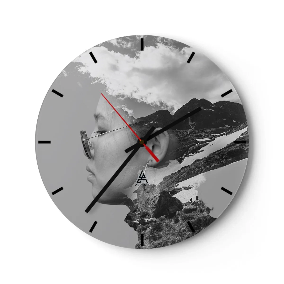 Horloge murale - Pendule murale - Double exposition d'un visage et d'un paysage de montagne en nuances de gris. - 30x30cm - Portrait de montagnes et nuages - Décoration murale moderne pour le salon, la cuisine et la chambre ARTTOR