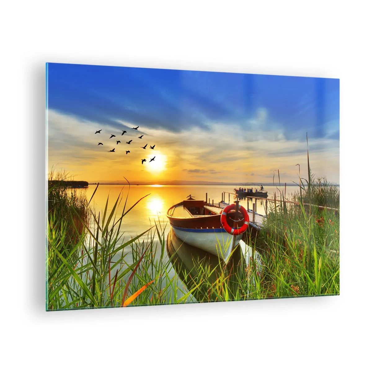 Impression sur verre - Image sur verre - Un bateau sur un lac au coucher du soleil avec des oiseaux dans le ciel - 70x50cm - Les cormorans s'envolent déjà - Décoration murale moderne pour le salon et la chambre ARTTOR