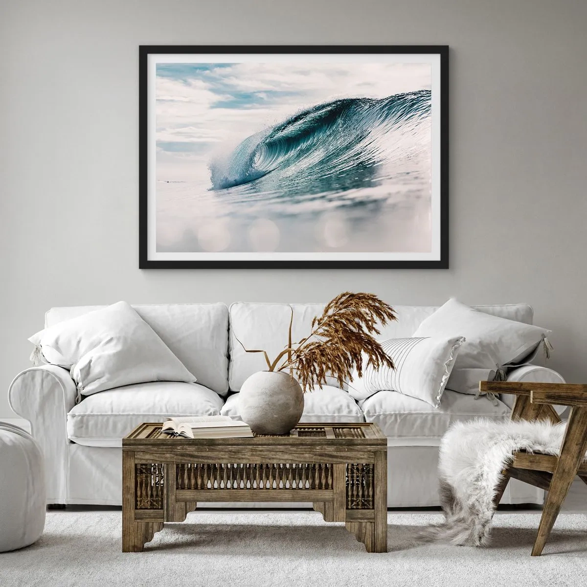 Affiche dans un cadre noir - Poster - Une vague de mer capturée dans un moment dynamique contre le ciel - 100x70cm - Pic d'eau - Décoration murale moderne pour le salon et la chambre ARTTOR