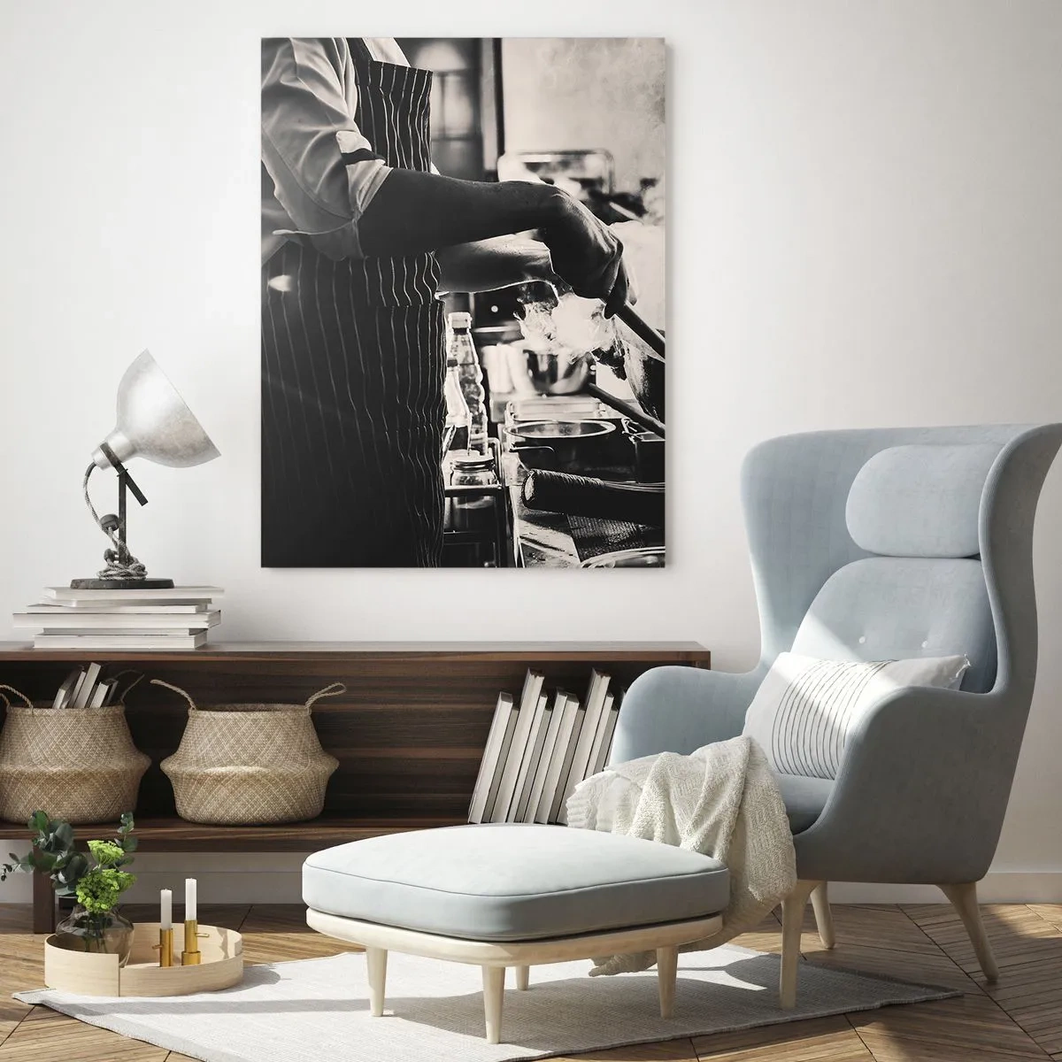 Impression sur verre - Image sur verre - Un chef en action avec une poêle à frire dans une cuisine remplie de vapeur - 50x70cm - Alchimie des saveurs - Décoration murale moderne pour le salon et la chambre ARTTOR